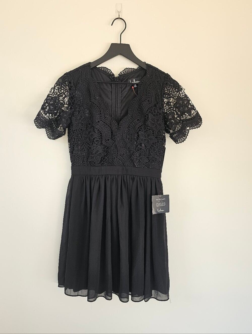 NWT Lulu's Black Lace Short Sleeve Skater Dress